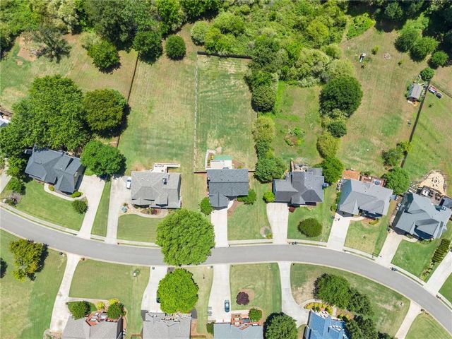8455 Woodland View Drive, Gainesville, GA 30506