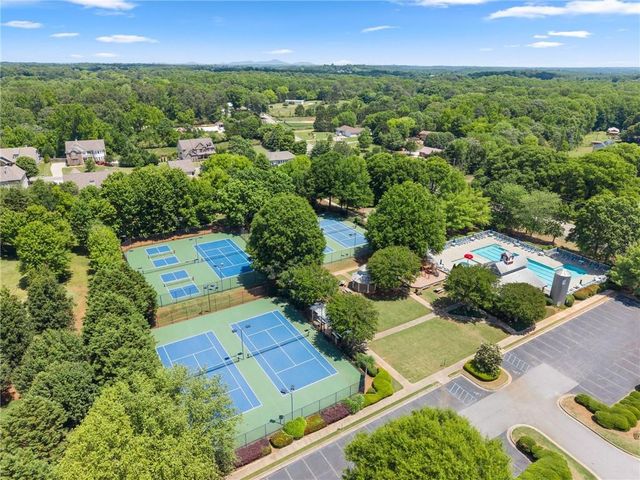 8455 Woodland View Drive, Gainesville, GA 30506