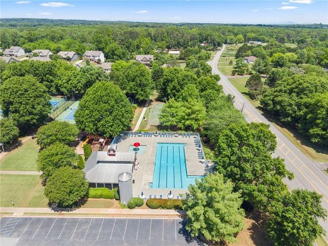 8455 Woodland View Drive, Gainesville, GA 30506