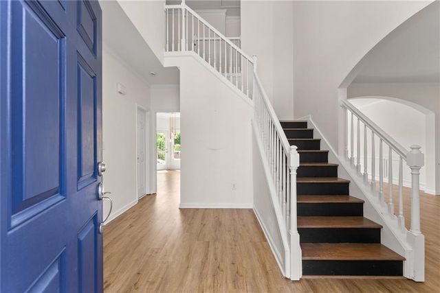 8455 Woodland View Drive, Gainesville, GA 30506