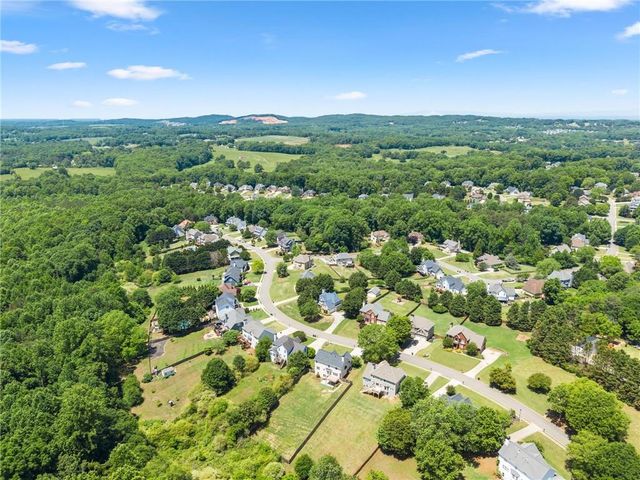 8455 Woodland View Drive, Gainesville, GA 30506