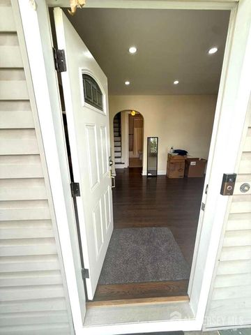 131 Amherst Avenue, Colonia, NJ 07067