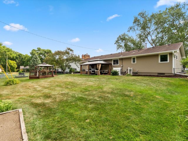 2682 5th Street NW, New Brighton, MN 55112
