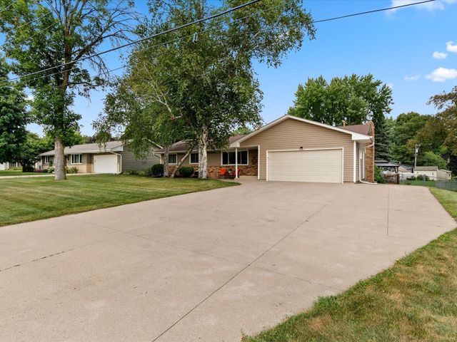 2682 5th Street NW, New Brighton, MN 55112