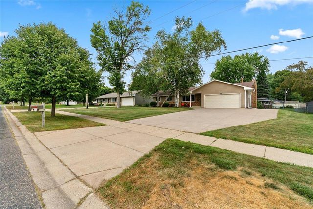2682 5th Street NW, New Brighton, MN 55112