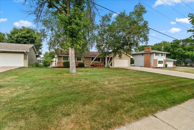 2682 5th Street NW, New Brighton, MN 55112