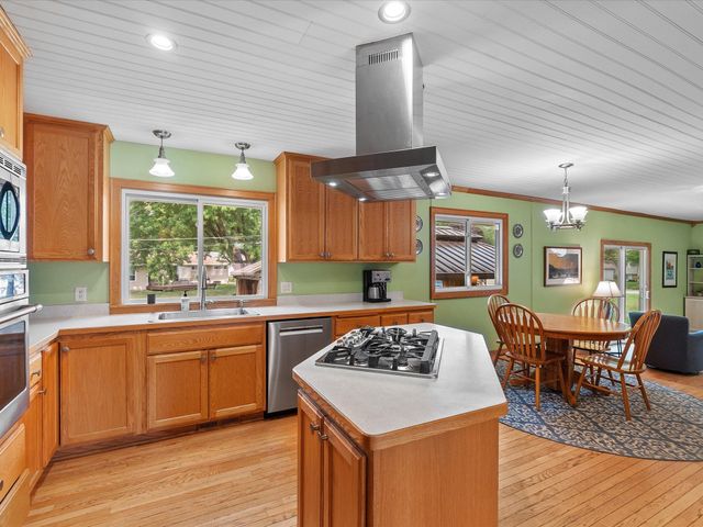 2682 5th Street NW, New Brighton, MN 55112