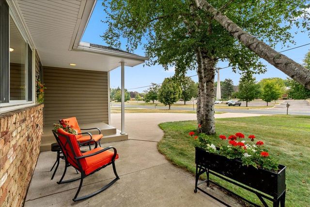 2682 5th Street NW, New Brighton, MN 55112