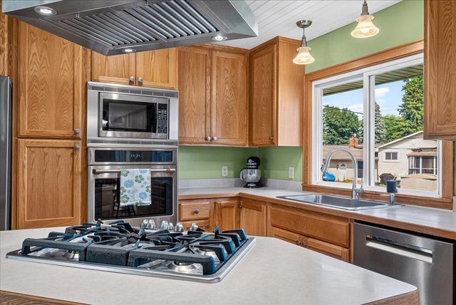 2682 5th Street NW, New Brighton, MN 55112