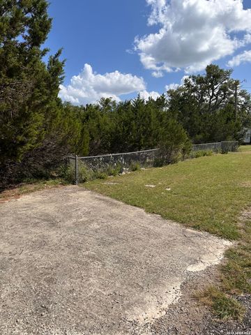 926 RAMBLING DR, Canyon Lake, TX 78133