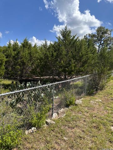 926 RAMBLING DR, Canyon Lake, TX 78133