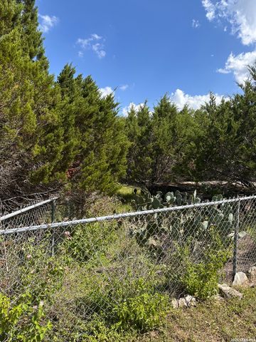 926 RAMBLING DR, Canyon Lake, TX 78133