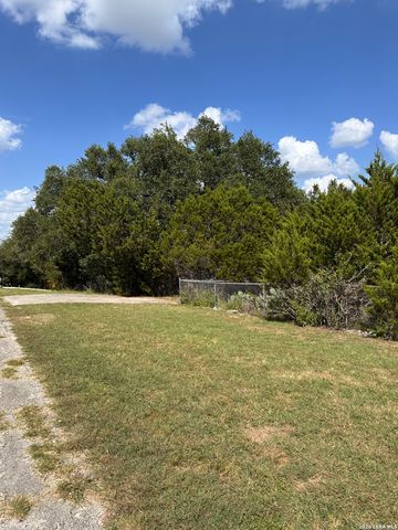 926 RAMBLING DR, Canyon Lake, TX 78133