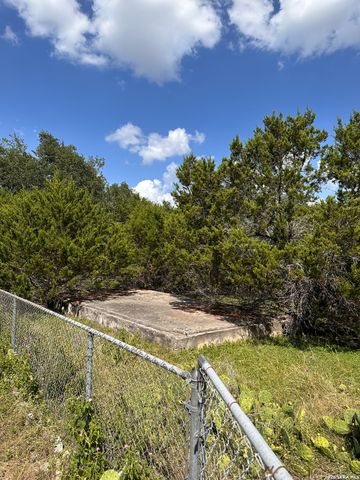 926 RAMBLING DR, Canyon Lake, TX 78133