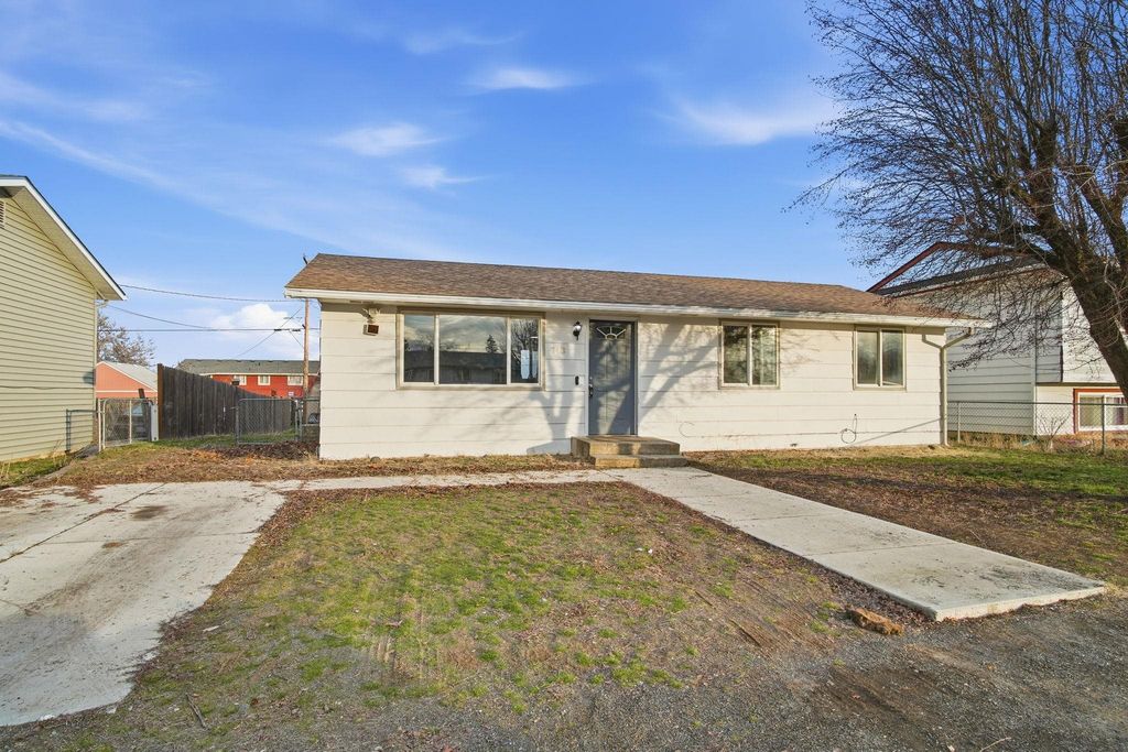 743 S Beeman St, Airway Heights, WA 99001