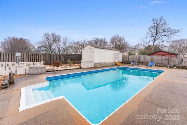 2615 Sherry Lane, Gastonia, NC 28054