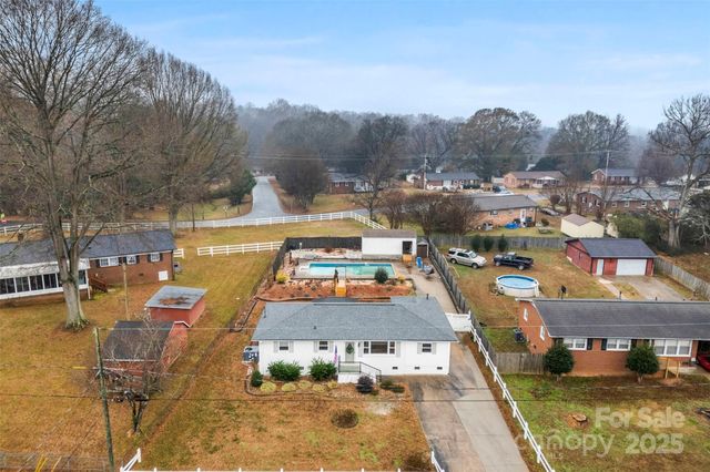 2615 Sherry Lane, Gastonia, NC 28054