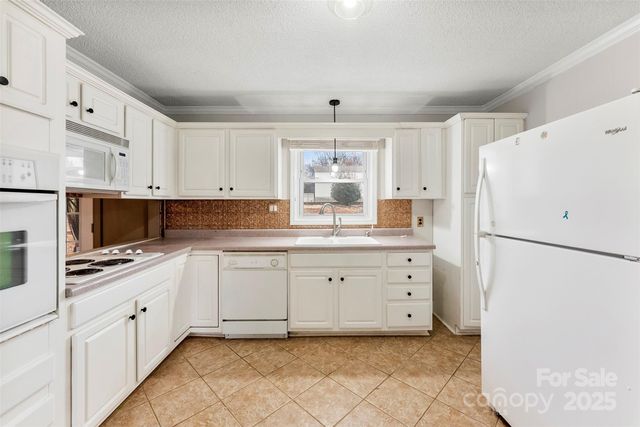 2615 Sherry Lane, Gastonia, NC 28054