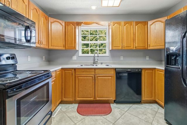2325 KY-1394, East Bernstadt, KY 40729