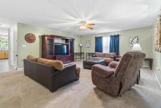2325 KY-1394, East Bernstadt, KY 40729
