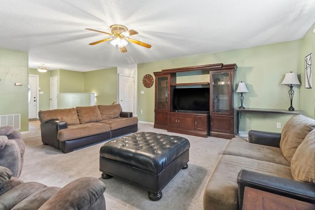 2325 KY-1394, East Bernstadt, KY 40729