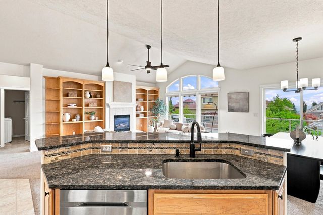2315 W Chadwick Ln, Spokane, WA 99208