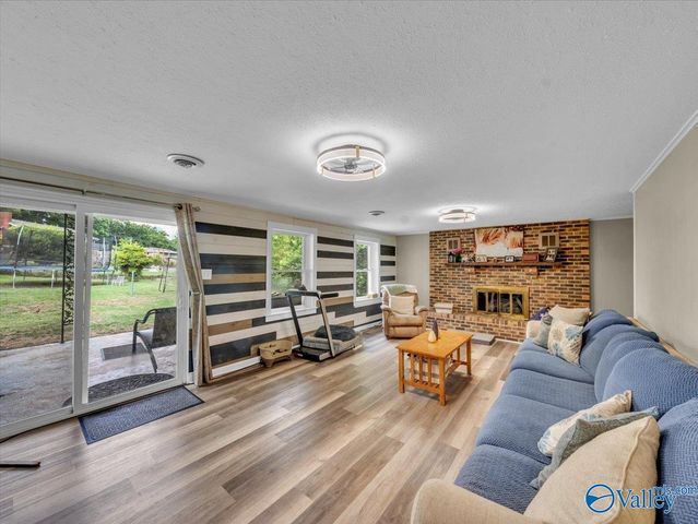 2216 Fairfax Street, Huntsville, AL 35811