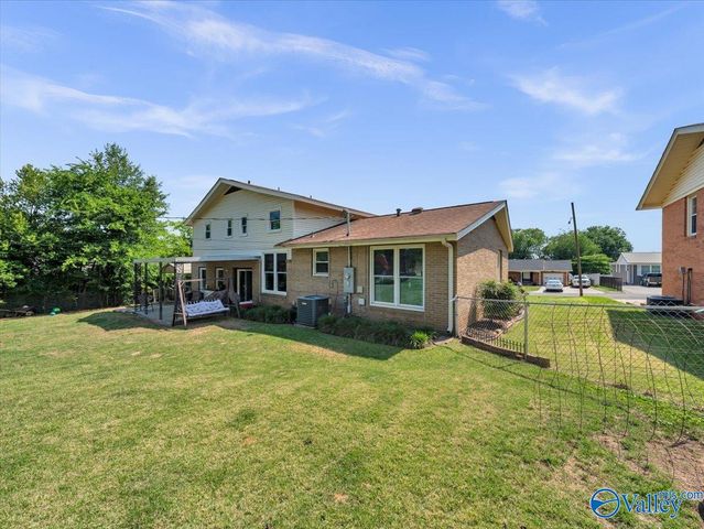 2216 Fairfax Street, Huntsville, AL 35811