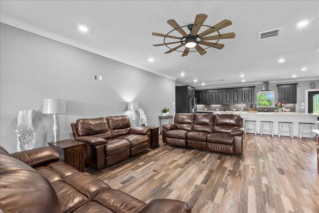 9530 Fm 686, Dayton, TX 77535