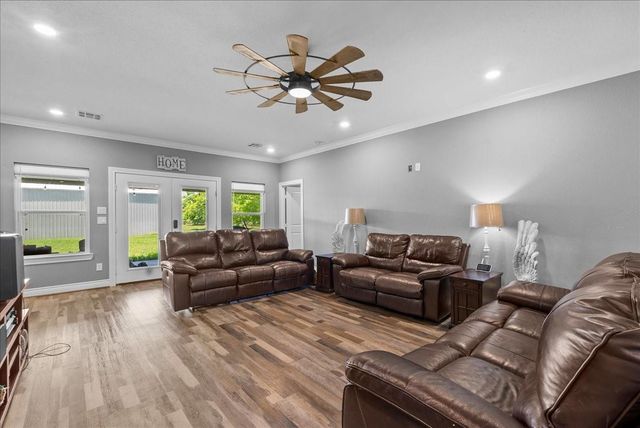 9530 Fm 686, Dayton, TX 77535