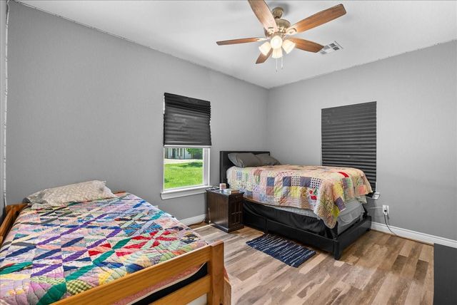 9530 Fm 686, Dayton, TX 77535