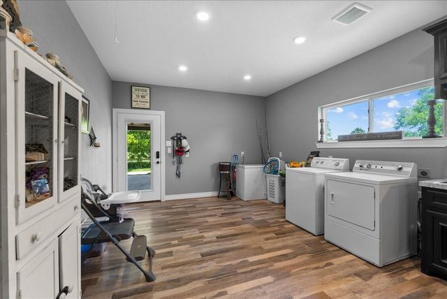 9530 Fm 686, Dayton, TX 77535
