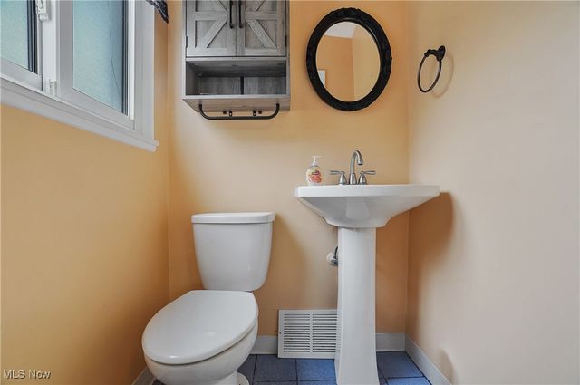 4901 Woodbury Hills Drive, Parma, OH 44134