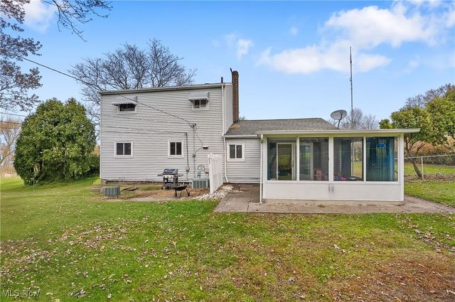 4901 Woodbury Hills Drive, Parma, OH 44134