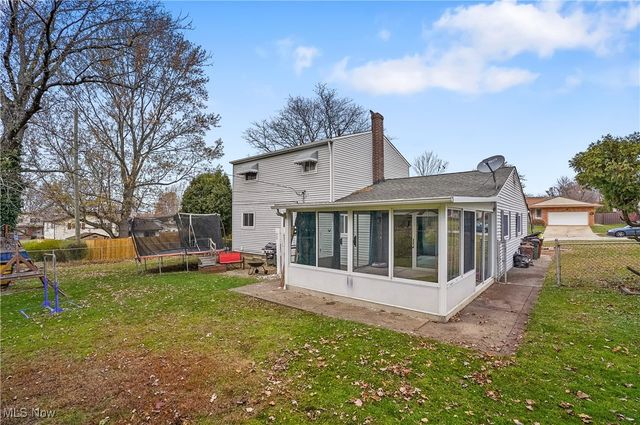 4901 Woodbury Hills Drive, Parma, OH 44134