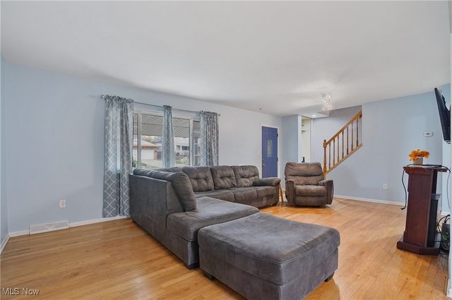 4901 Woodbury Hills Drive, Parma, OH 44134