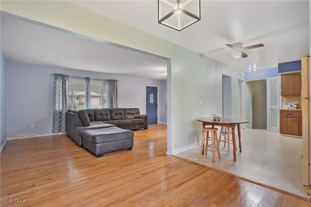 4901 Woodbury Hills Drive, Parma, OH 44134