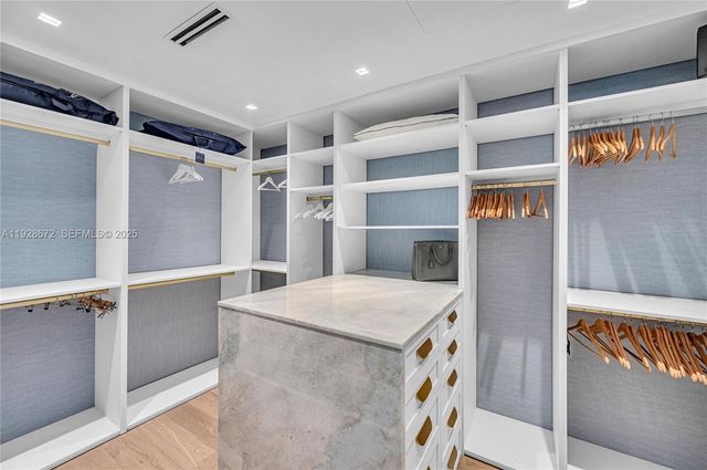 607 Melaleuca Ln, Miami, FL 33137