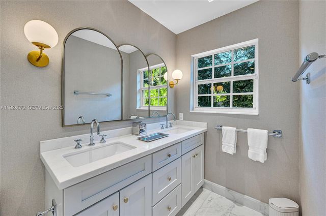 607 Melaleuca Ln, Miami, FL 33137