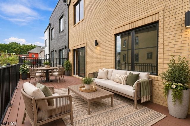 504 Davis Ave, Harrison Town, NJ 07029