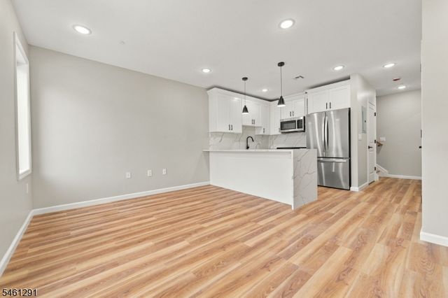 504 Davis Ave, Harrison Town, NJ 07029