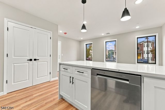 504 Davis Ave, Harrison Town, NJ 07029