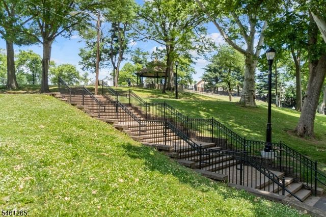 504 Davis Ave, Harrison Town, NJ 07029