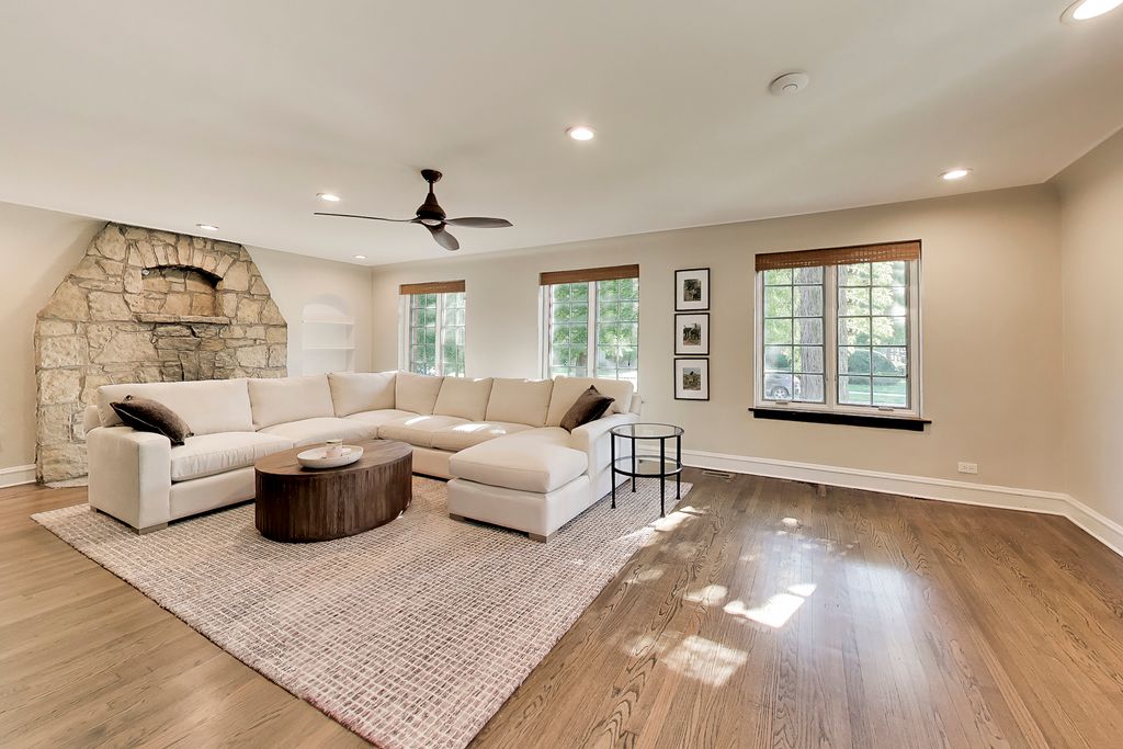 10456 S Bell Avenue, Chicago, IL 60643 — photo 2