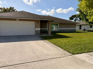 147 Sunflower Circle, Royal Palm Beach, FL 33411