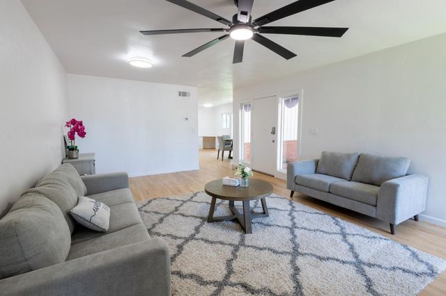 39 W Fulton St, Stockton, CA 95204