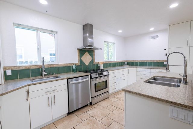 39 W Fulton St, Stockton, CA 95204