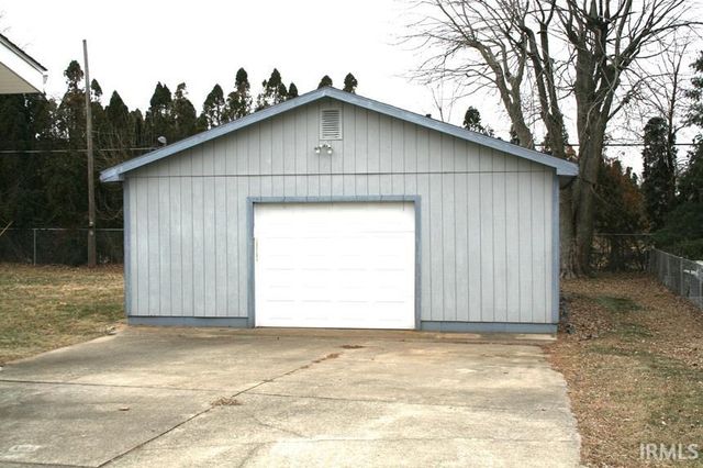 560 S MAISH ROAD, Frankfort, IN 46041