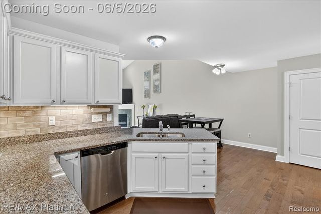 465 Hosta 082, Howell, MI 48843