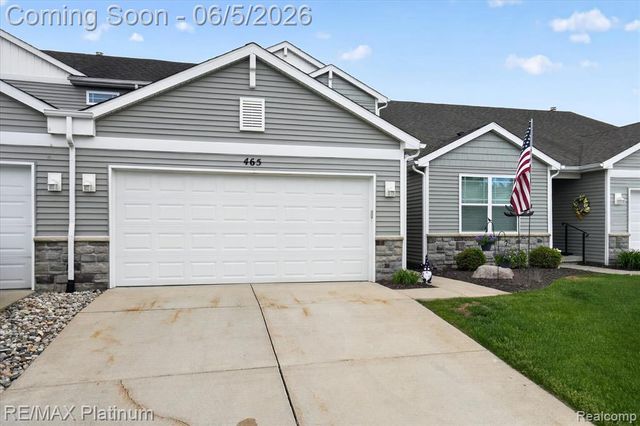 465 Hosta 082, Howell, MI 48843